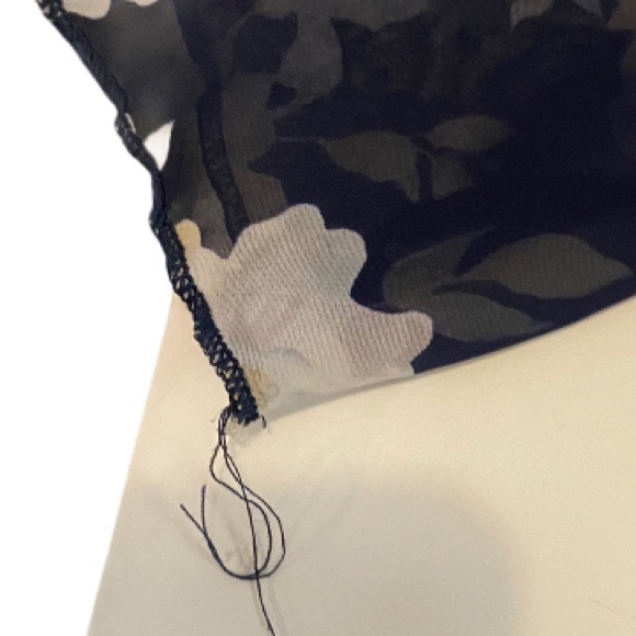 Torrid 4 Sheer Floral Navy Blouse *FLAW* - Picture 7 of 9